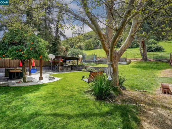 5550 Likins Ave, Martinez, CA 94553