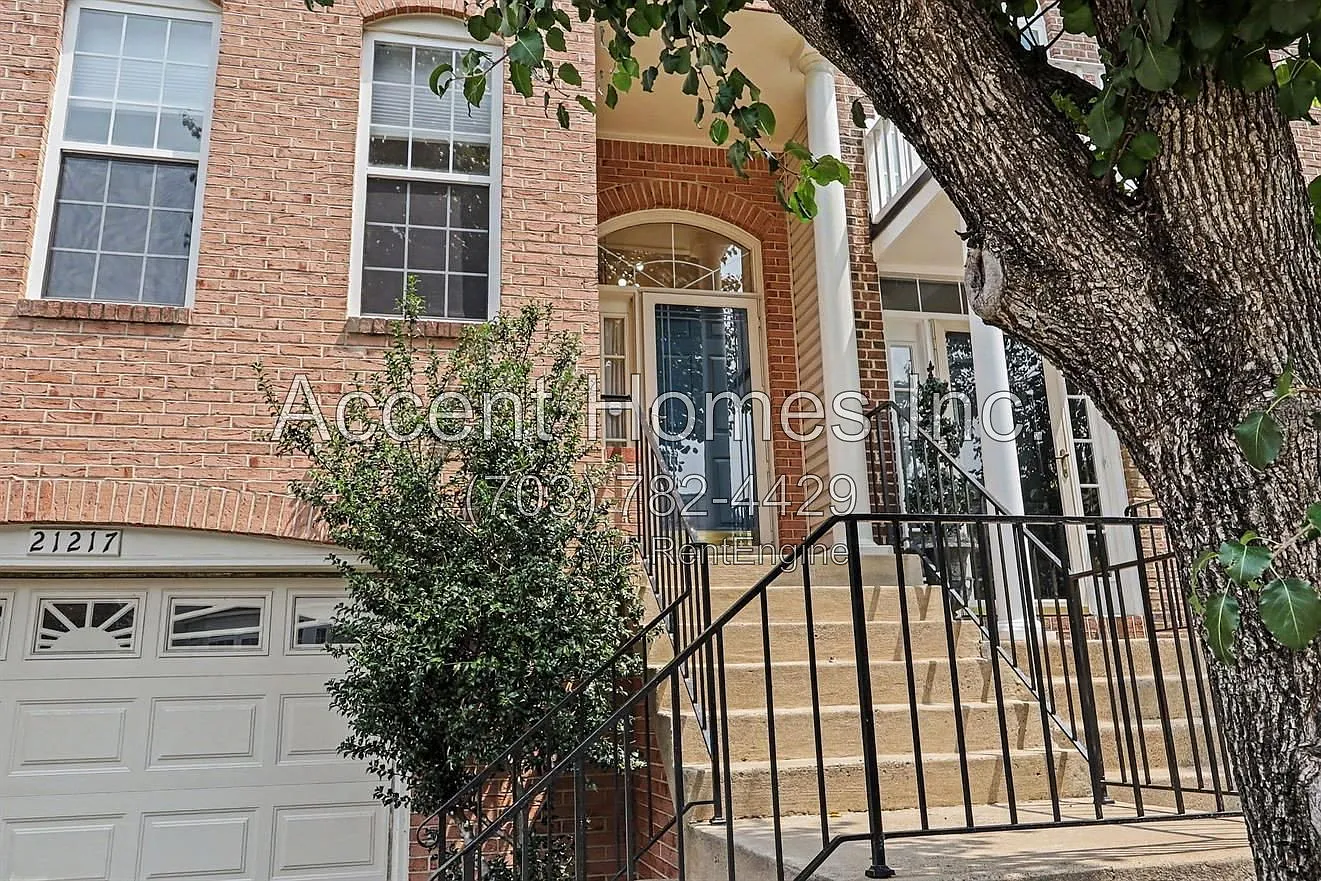 3 bed, 2.5 bath, 1792 sqft, $3,000 — Photo 3