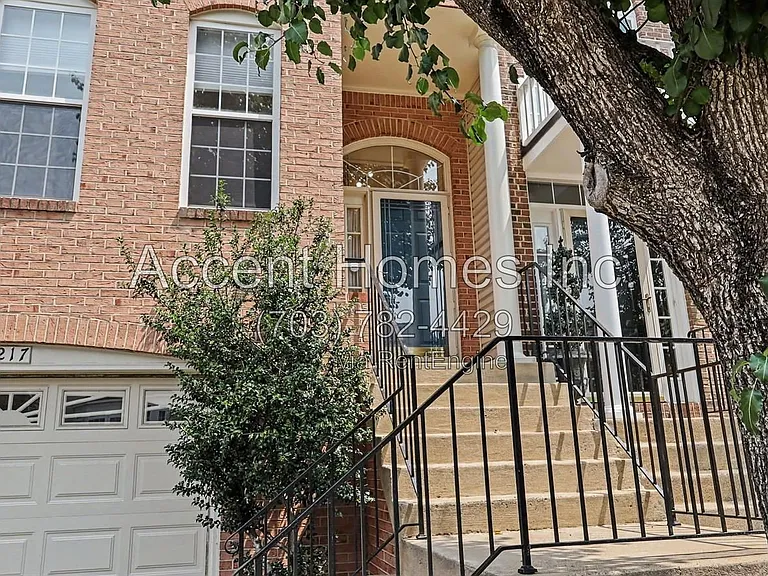 21217 Millwood Sq — Photo 3