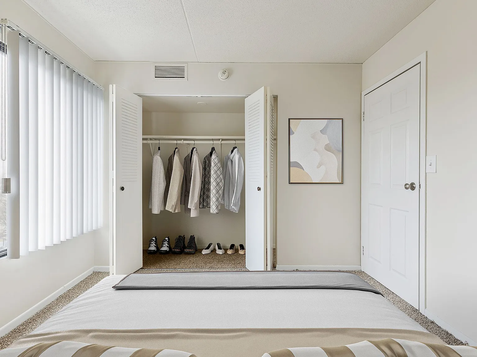 Viewpointe Apartments — Photo 3