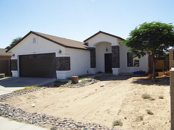 2nd image of 1377 E San Pedro St