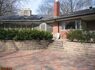 5900 Highfield Rd, Saint Louis, MO 63109