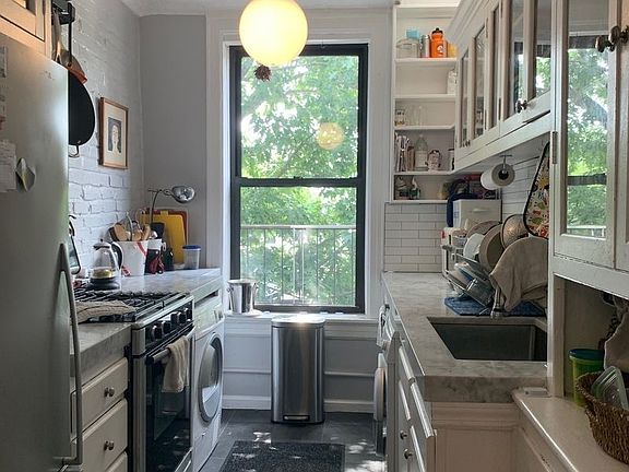 3rd image of 1213 8th Ave APT 8