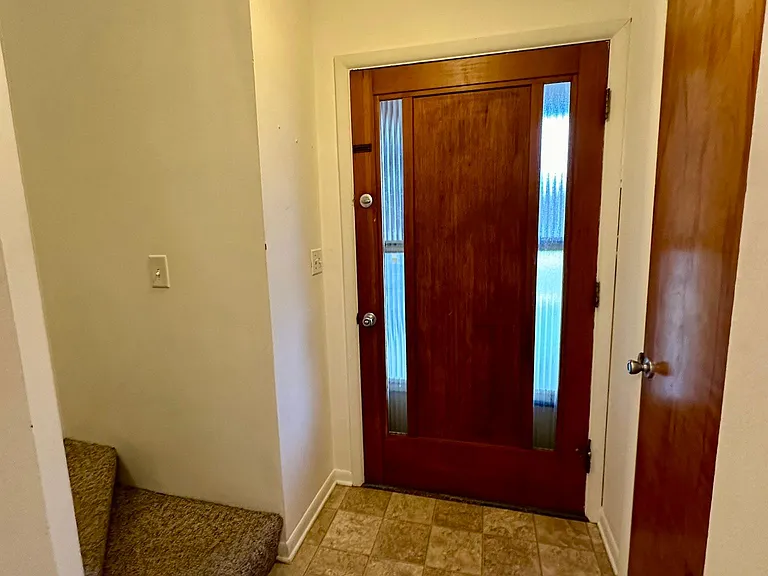 2099 Fabian Dr — Photo 2