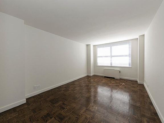 5th image of 300 E 56th St APT 28L