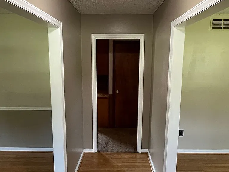 370 Farmbrooke Ln — Photo 7
