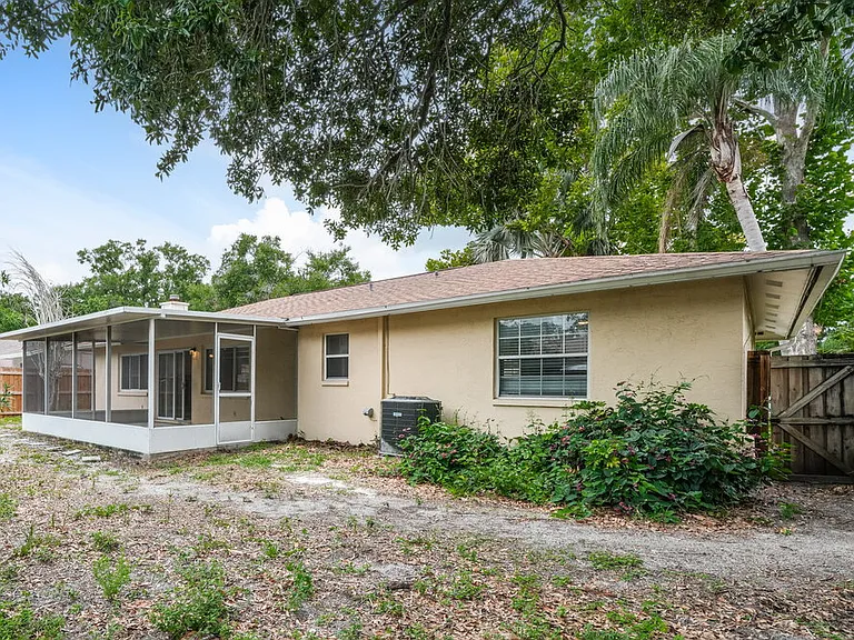 15709 Squirrel Tree Pl — Photo 16