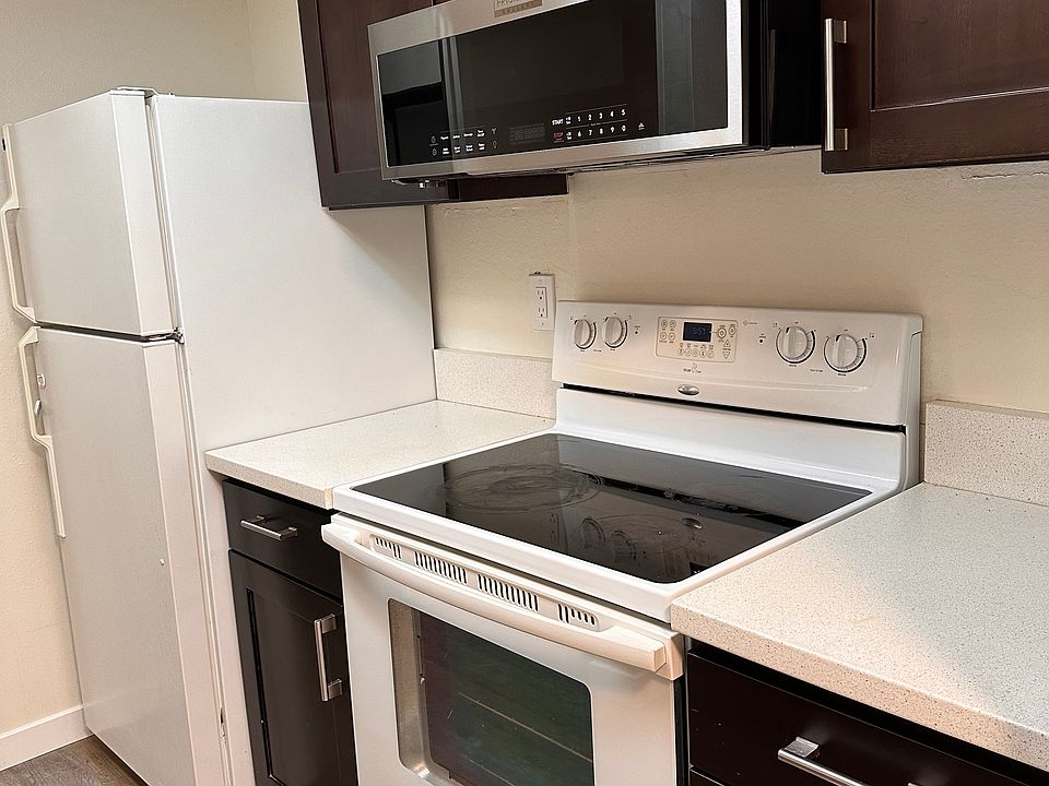 1st image of 14510 NE 31st St #H104