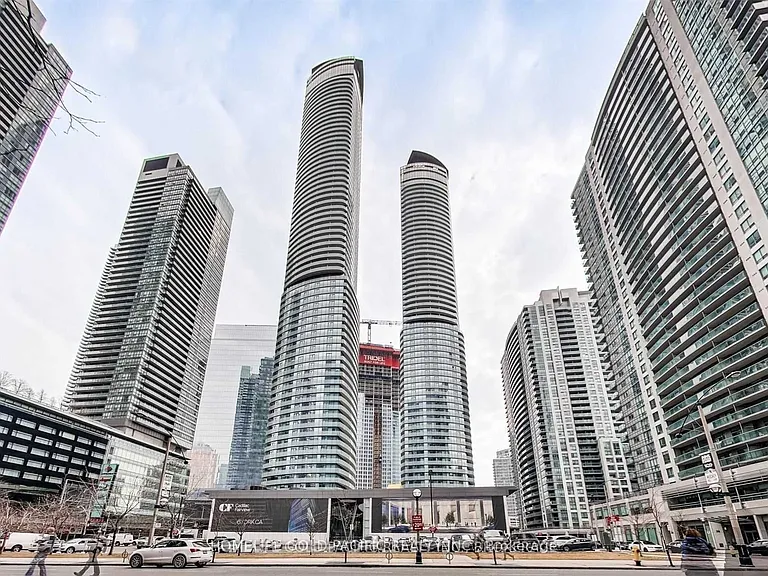 14 York St #5301 — Photo 31