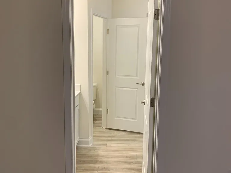 Master Bed Room Full Bath