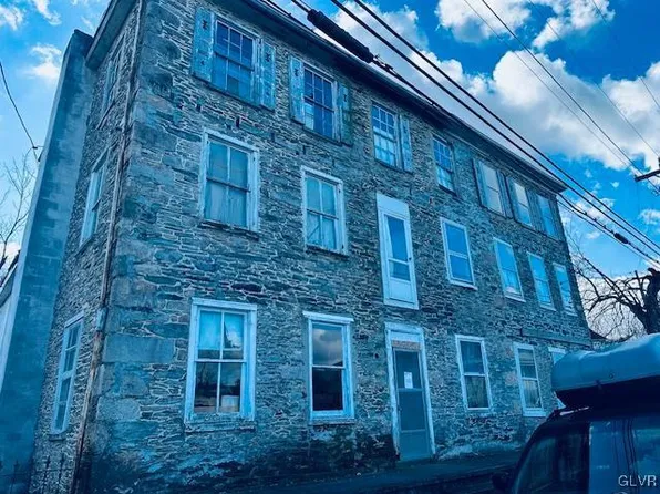 102 E Penn St, Lenhartsville, PA 19534
