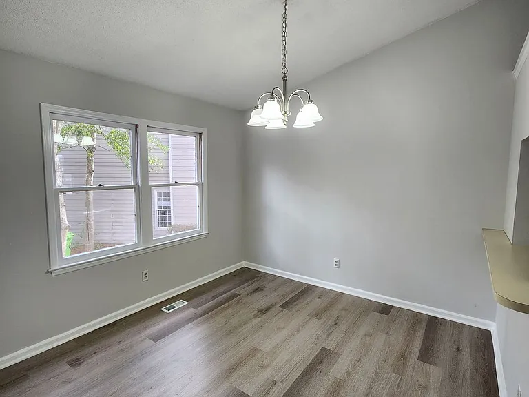 5712 Finsbury Ct — Photo 10