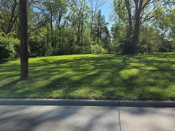 5055 Admiral St, Westland, MI 48186