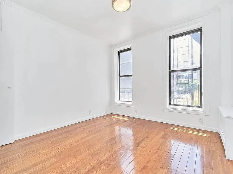 621 W 51st St #4E — Photo 9