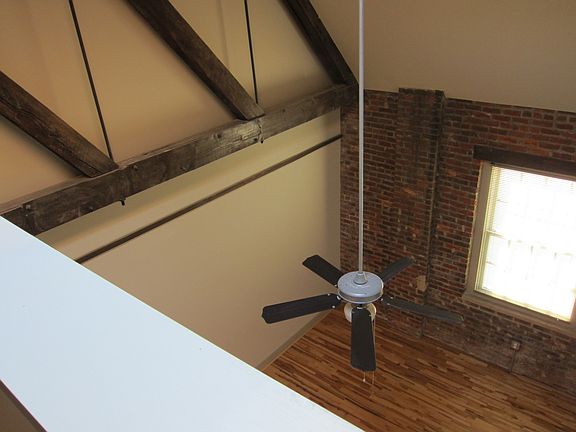 5th image of 701 Jefferson Ave APT 107
