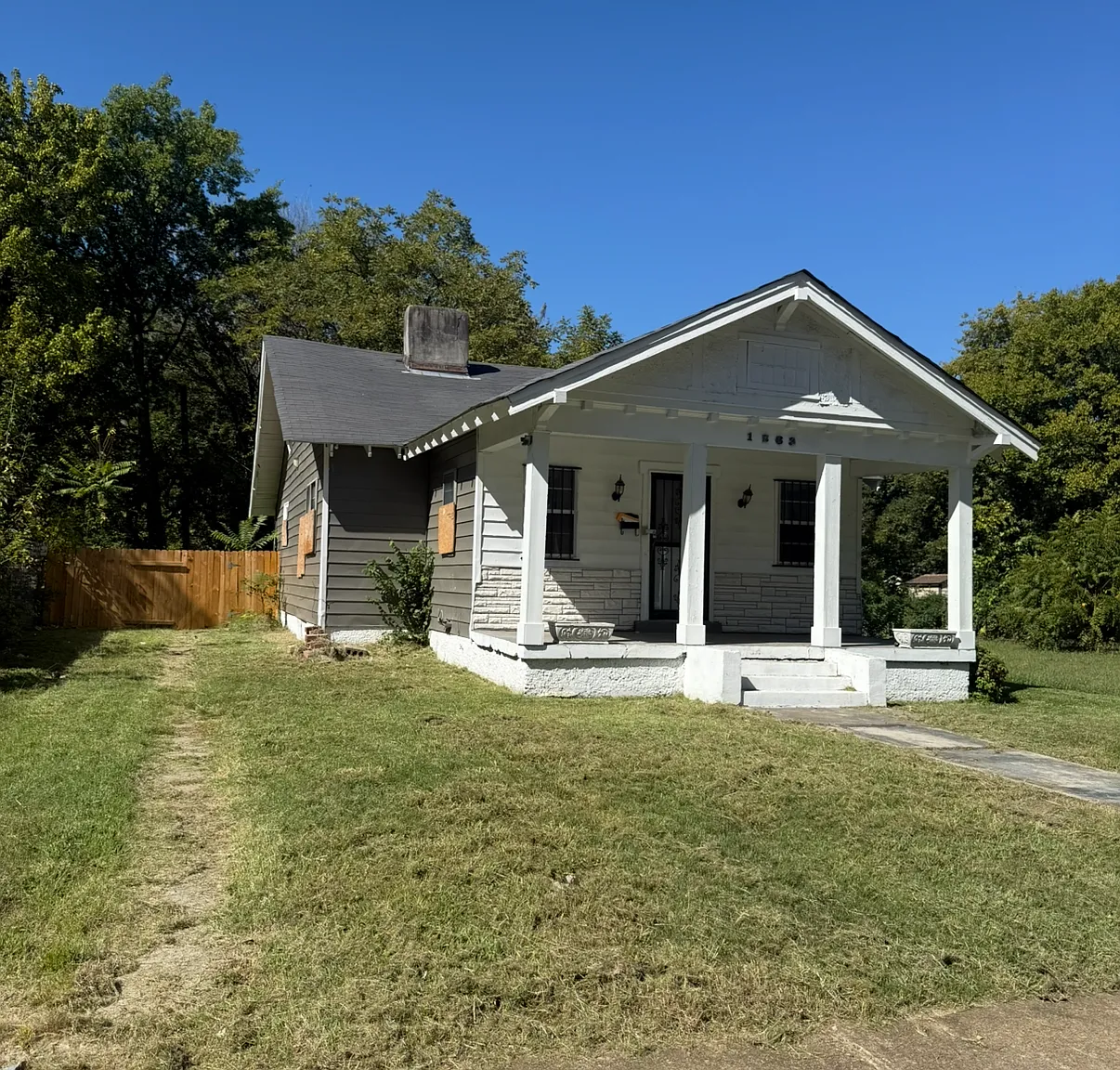 3 bed, 1324 sqft, $1,050 — Photo 1