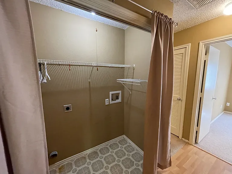 3202 Fairview Dr — Photo 10