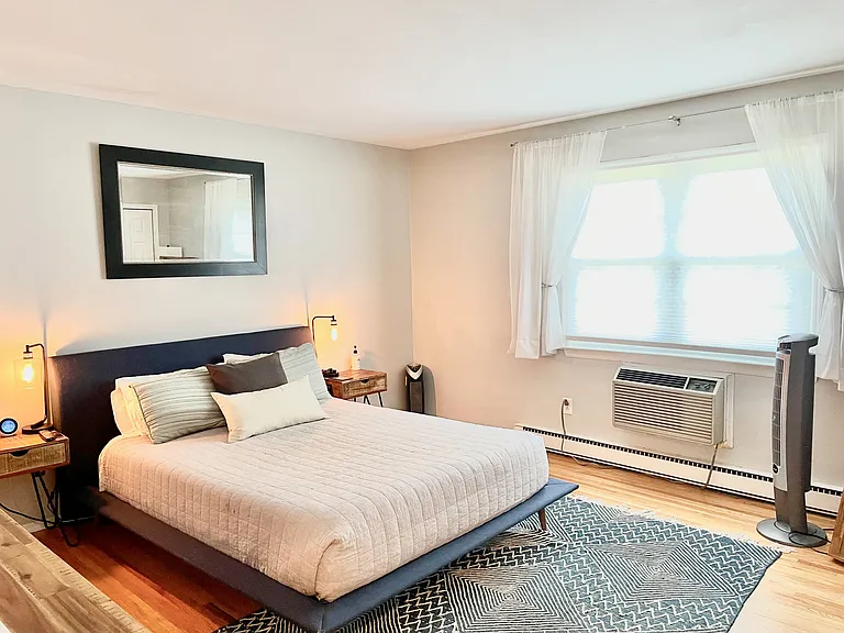 240 Wardwell St #17 — Photo 14