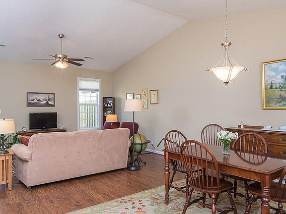 4th image of 1109 Webster Groves Ln