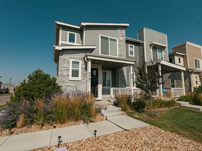 9701 Truckee St — Photo 2