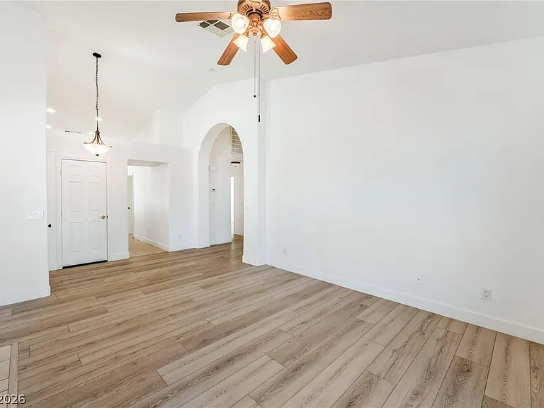 9724 Panorama Cliff Dr — Photo 9