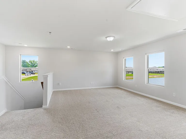 135 Varina Dr — Photo 3