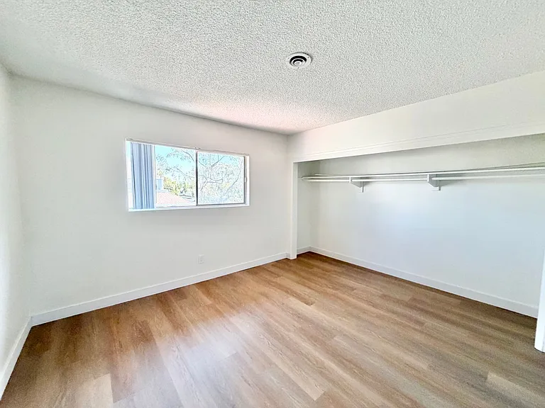 Garden Walk Apartments — Photo 41