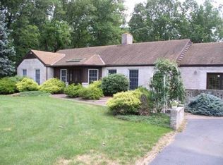 900 McCormick Rd, Mechanicsburg, PA 17055