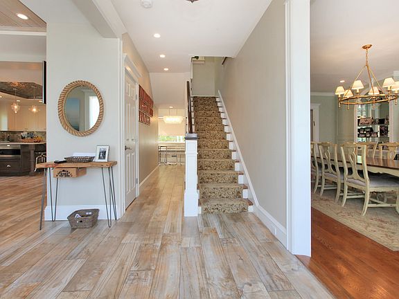 4th image of 71 Cedarhurst Ave