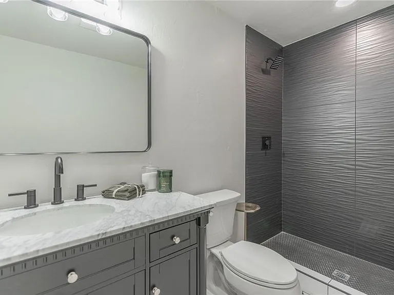2213 NE 18th St — Photo 26