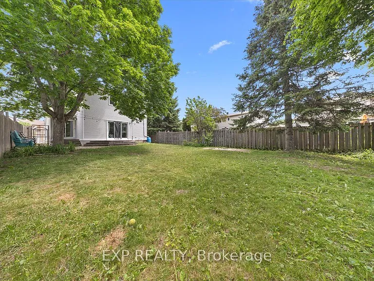 32 Flanders St — Photo 33