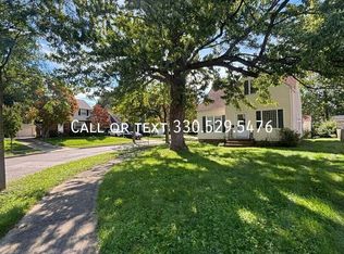 1276 Oakland Dr, Lyndhurst, OH 44124