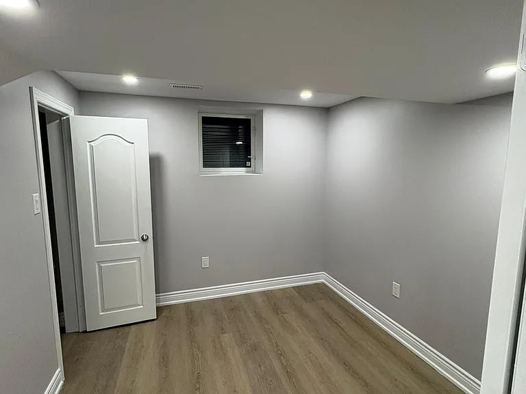 5 Knotwood Cres #BASEMENT — Photo 4