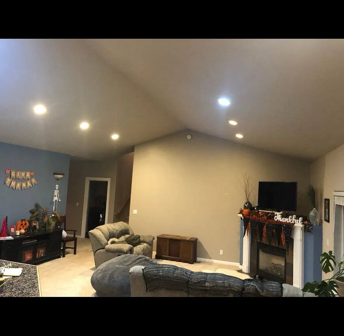 4 bed, 2290 sqft, $2,550 — Photo 2