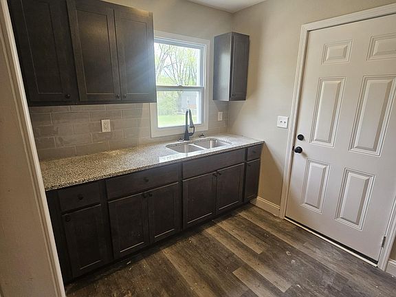 5th image of 10177 Winkler Dr