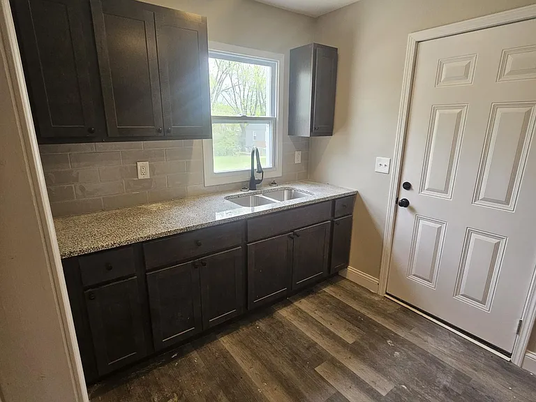 10177 Winkler Dr — Photo 5