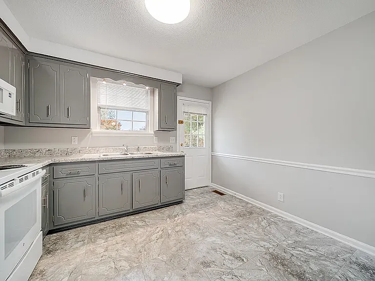 634-634B R S Bradley Blvd #B — Photo 3
