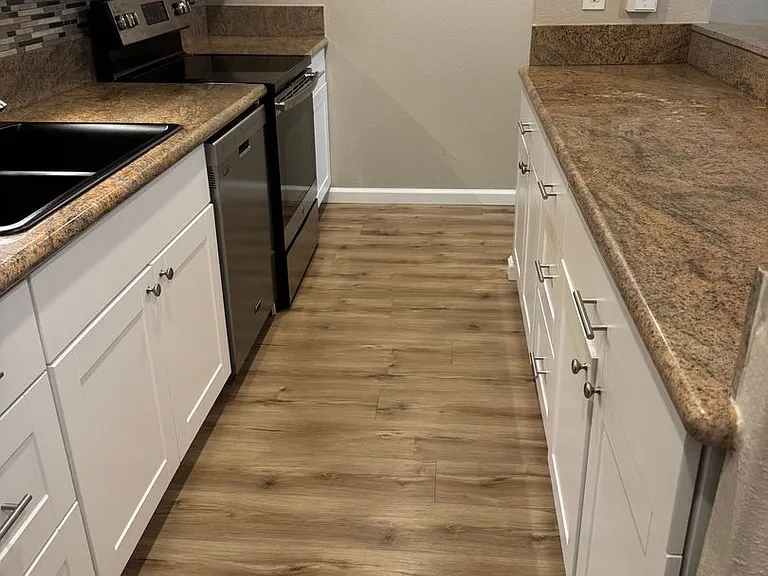 Los Arboles Apartments — Photo 30