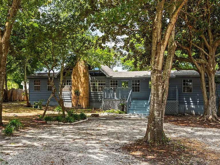 431 Benning Dr — Photo 1