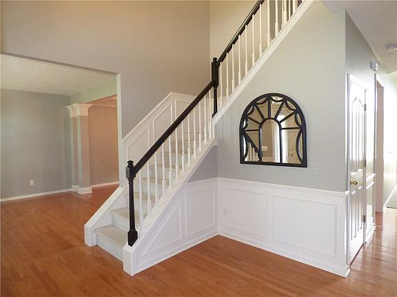 3rd image of 3853 Castle Rock Dr