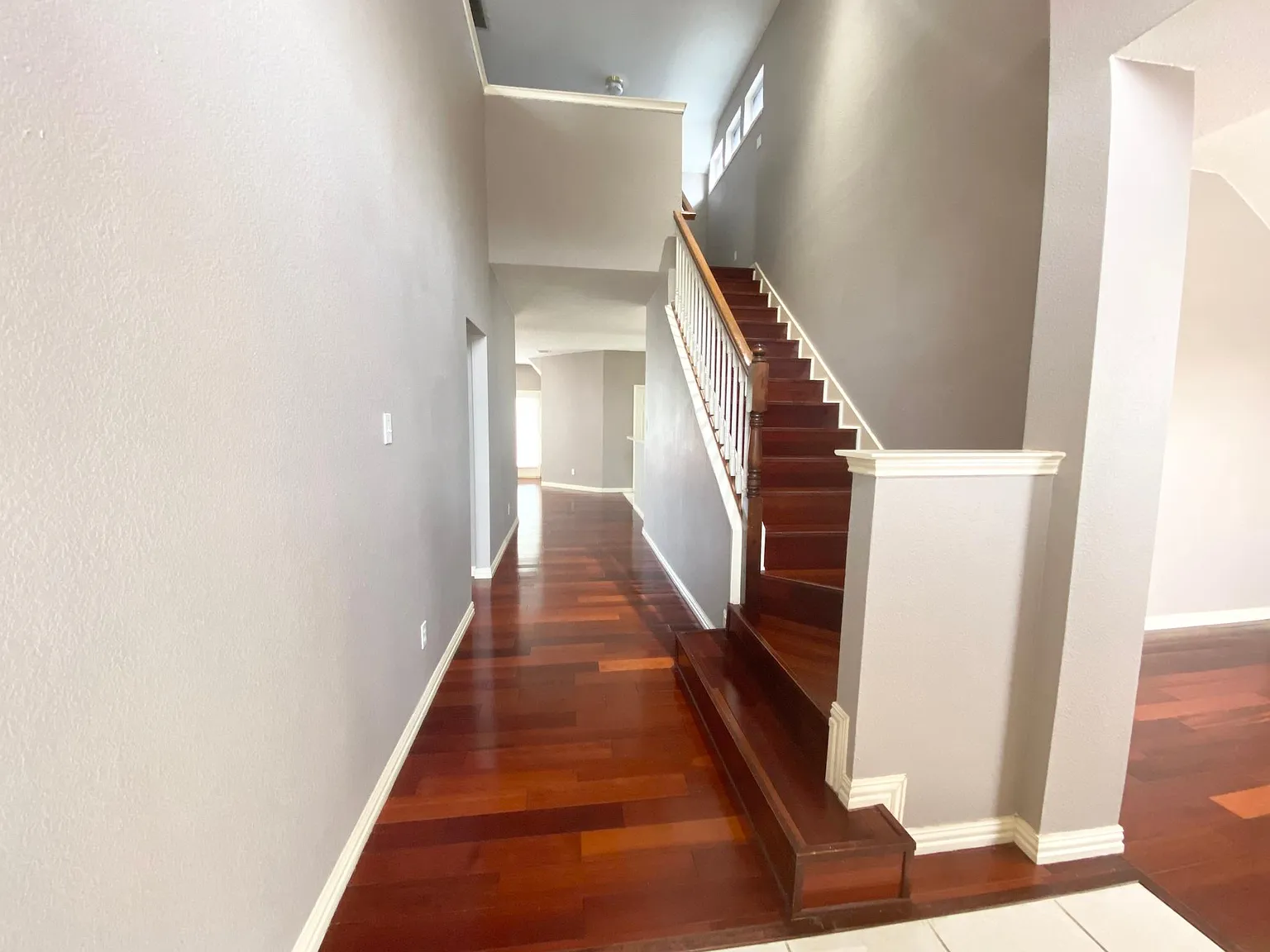 4 bed, 2.5 bath, 2201 sqft, $2,400 — Photo 2