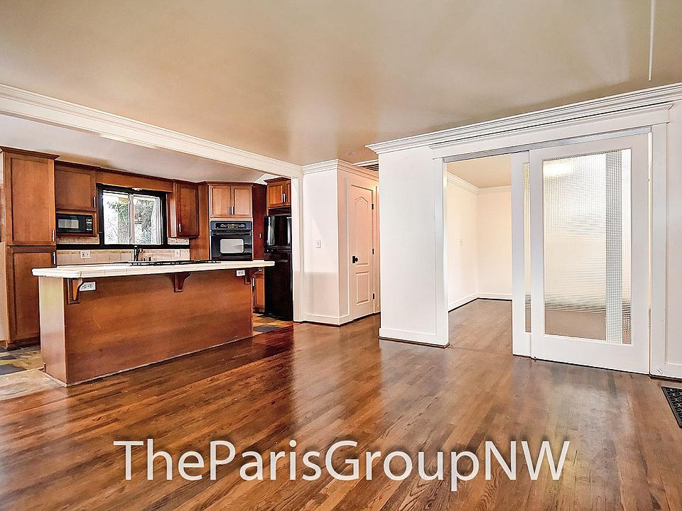 1st image of 10304 NE 136th Pl