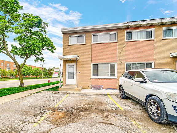 3rd image of 7920 W Lawrence Ave Unit A