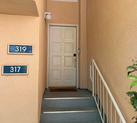 2nd image of 319 Pacific Oaks Rd