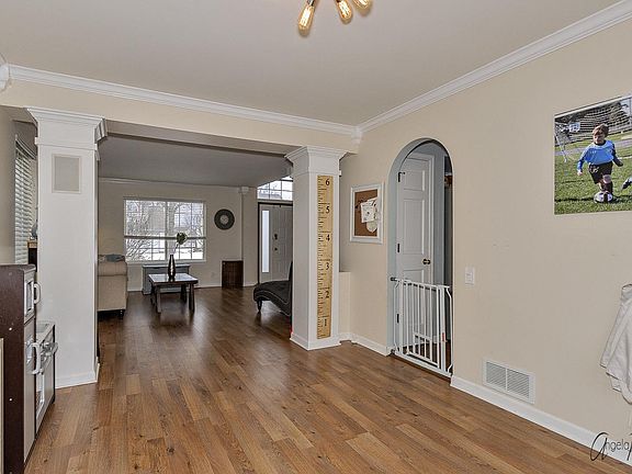 4th image of 940 Tylerton Cir