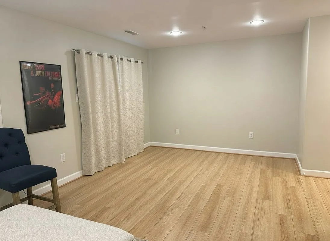 3 bed, 3.0 bath, 2100 sqft, $3,500 — Photo 3