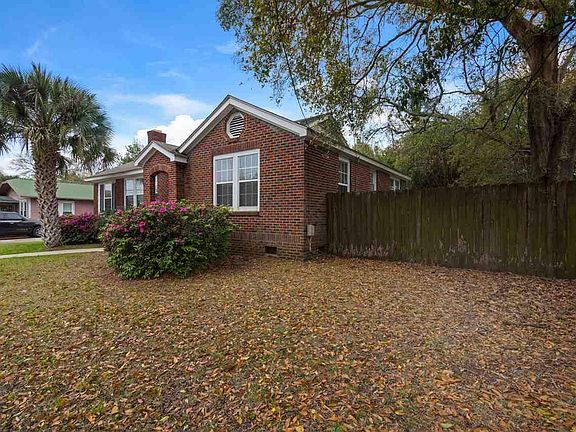 3rd image of 1707 E Cervantes St