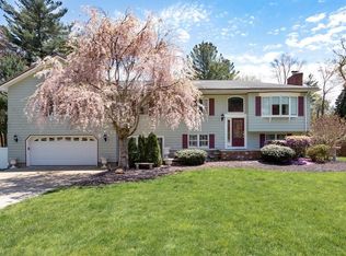 11 Chartley Brook Ln, Attleboro, MA 02703