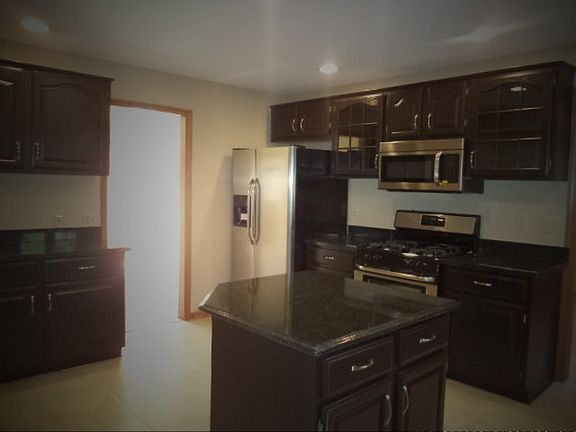 5th image of 3617 Applewood Ln