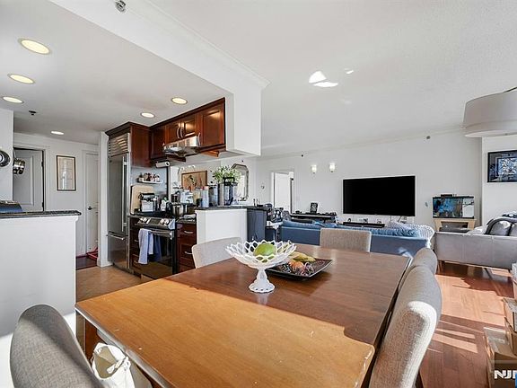 5th image of 100 Old Palisade Rd APT 2108